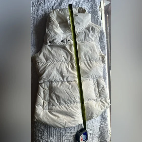 Athleta Cream Puffer Vest LARGE - Picture 1 of 11